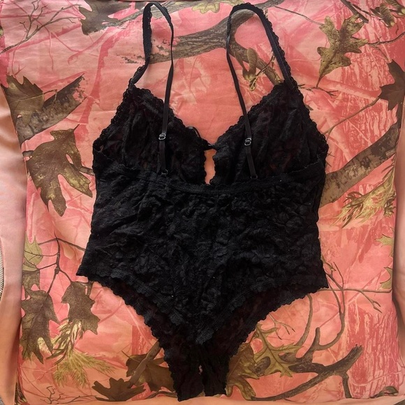 hanky panky after midnight black lace coquette bow bodysuit - Picture 4 of 8